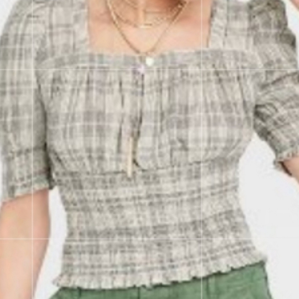 NEW Universal Thread Top - Picture 1 of 3